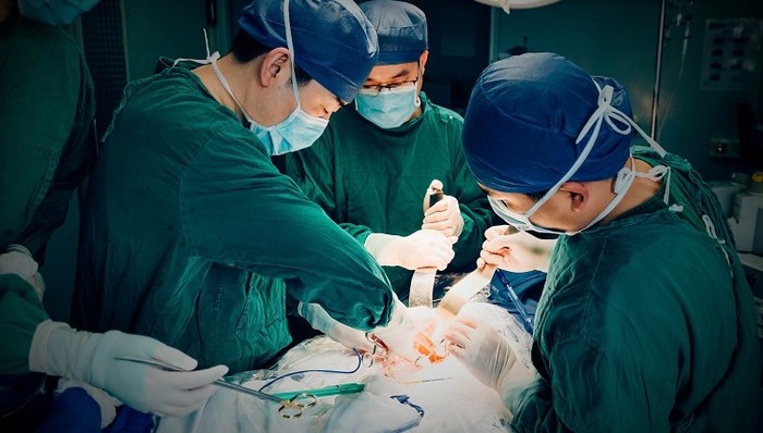 微创医疗收购科瑞药业股权，集采下跨界药品意在原料？