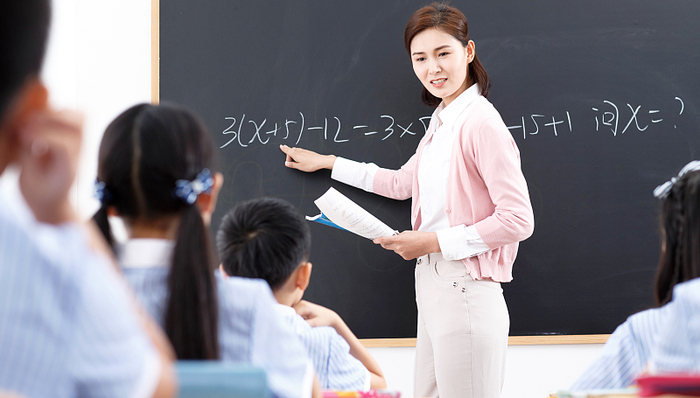 地方新闻精选｜安徽新高考方案或取消文理分科 上海航班、列车逐步恢复正常运营