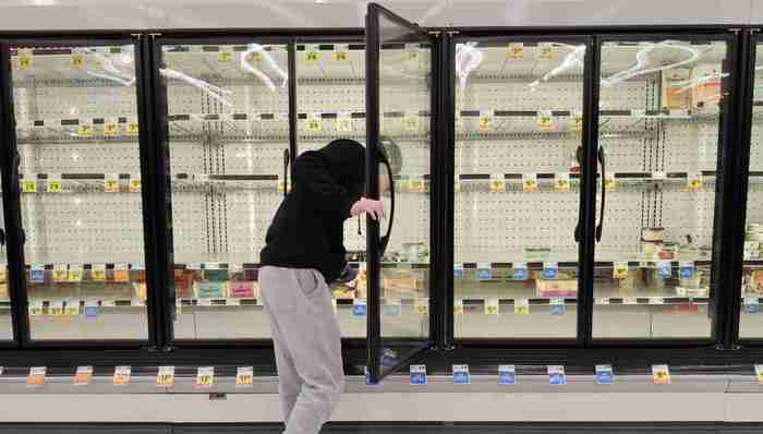 做帐篷缺拉链、威士忌酒瓶缺玻璃：美国基本生产材料正面临短缺