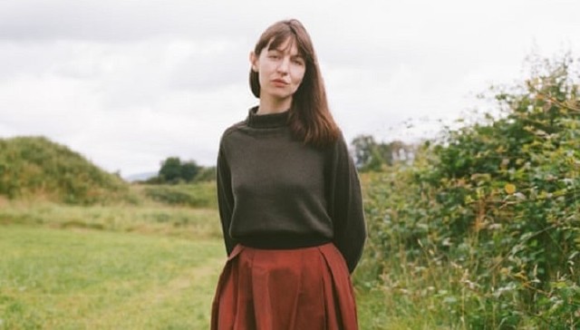 当“取消”走向“审判”：小说写到种族主义，萨莉·鲁尼便是种族主义者？