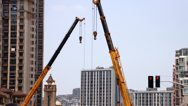 8月财政支出偏向基建，楼市降温影响房地产相关税收