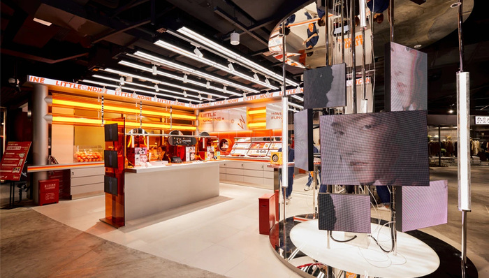 线上品牌必须走到线下去！这次轮到完美日记的姐妹小奥汀