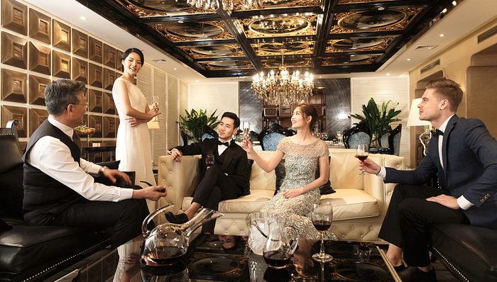 巴斯家族：历经3代，从5亿到100亿的财富管理之路