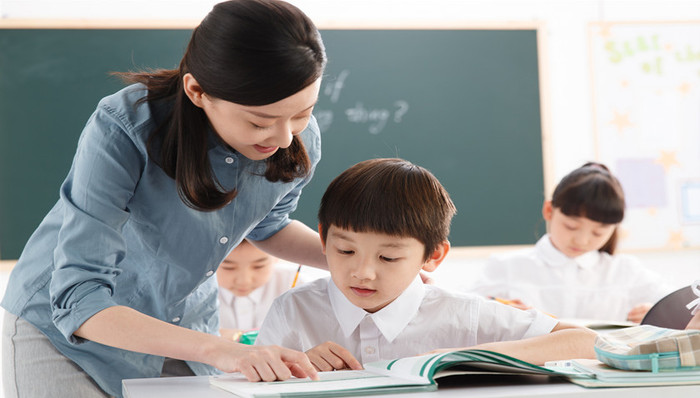 地方新闻精选|北京学科类校外培训收费纳入政府定价目录 江西一出版社原社长一审获刑7年