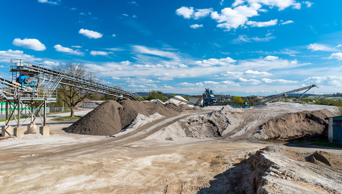 天山股份,交银投资,农银投资
