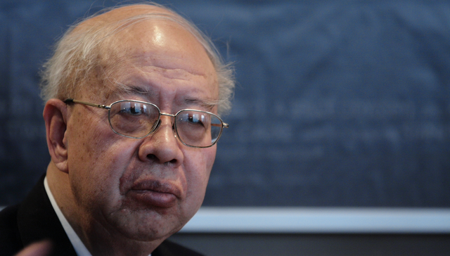 翻译家叶廷芳去世，独臂的他把卡夫卡介绍到了中国