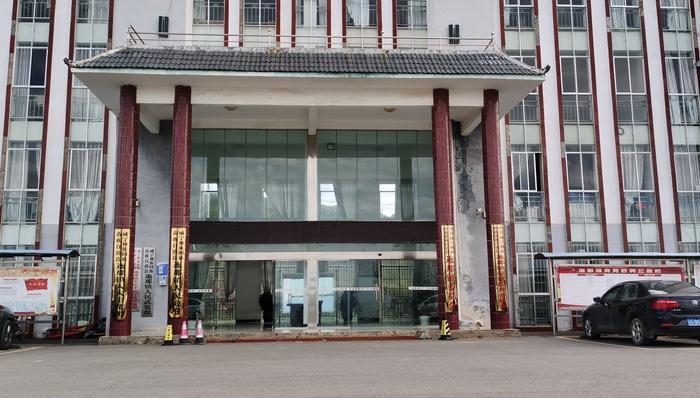 贵州一乡镇耗资1.5亿建集镇负债，被强制执行账户仅余54万元