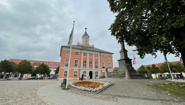 【手记】寻访默克尔的故乡：东德小镇如何形塑了“德国母亲”