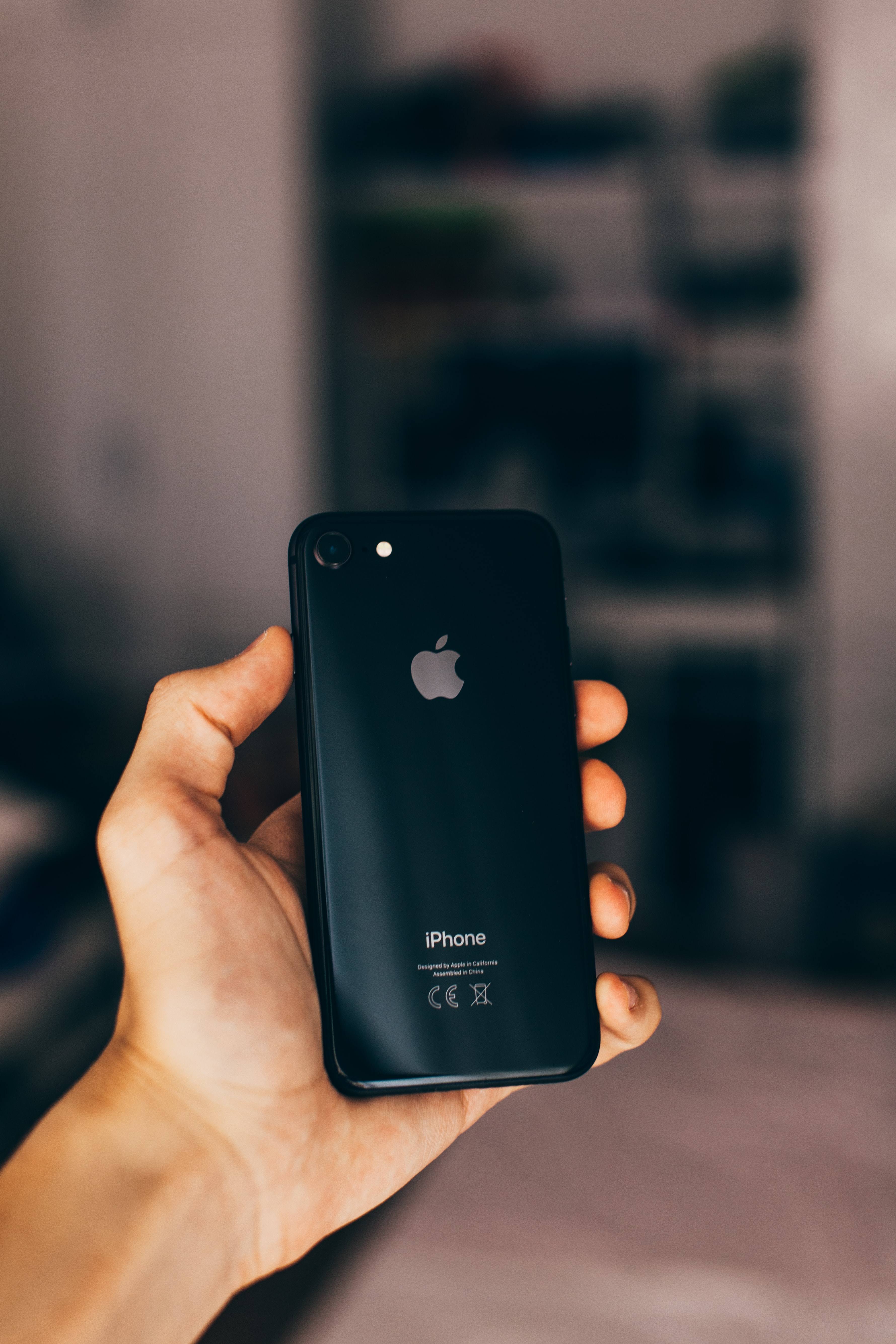 iPhone 8 图源：Unsplash