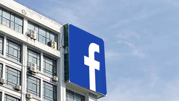 Facebook及旗下应用遭遇有史以来最大宕机，用户怒删软件，股价创全年最大跌幅