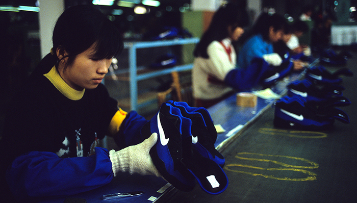 劳动力、原材料短缺，运动鞋巨头全球供应链亮起红灯