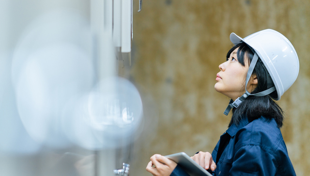 职校生逃离工厂，超6成受访者表示毕业后不愿当“蓝领”