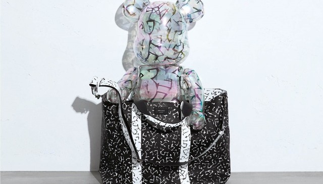 JIMMY CHOO和积木熊奇妙联名，上海时装周除了看秀不如再逛逛买手店丨是日美好事物