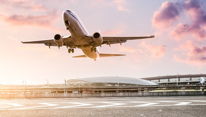 玉林福绵“最接地气”网红机场：开航一年多，“万人接机”盛况不减