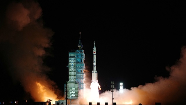 航天员,图片来源,载人飞船,太空,两弹一星,预定轨道,长征二号,载人航天飞行,神舟五号,离心机