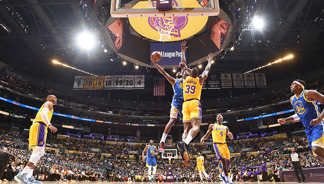 NBA揭幕战雄鹿、勇士夺首胜，联盟新赛季预计进账100亿美元