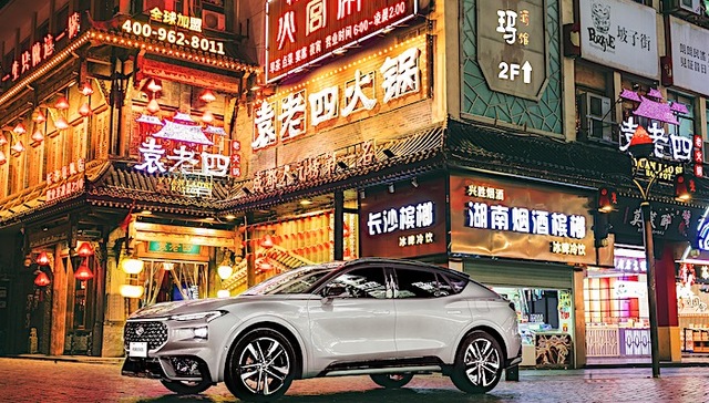 在长安福特EVOS上，我们触探了一下燃油车的“智力天花板” | 试驾