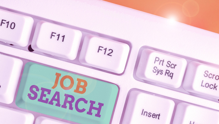 超七成国际生毕业后期望留英工作，求职支持尚不足