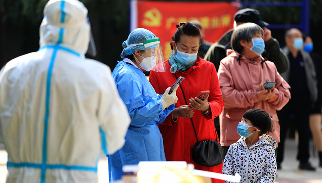 甘肃滞留旅游团共30个游客425人，至少两次核酸检测后可返程