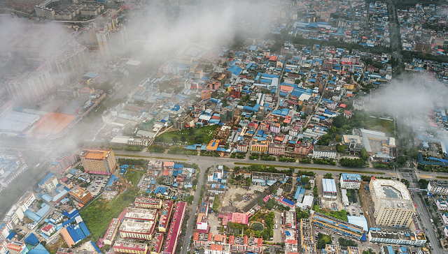 瑞丽抗疫记录：离瑞需先自费集中隔离，买菜也要核酸阴性证明