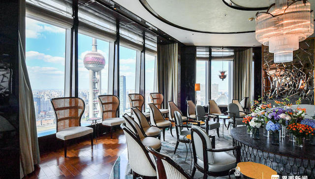 界面新闻携手丽思卡尔顿，发布新世代高端旅行六大偏好