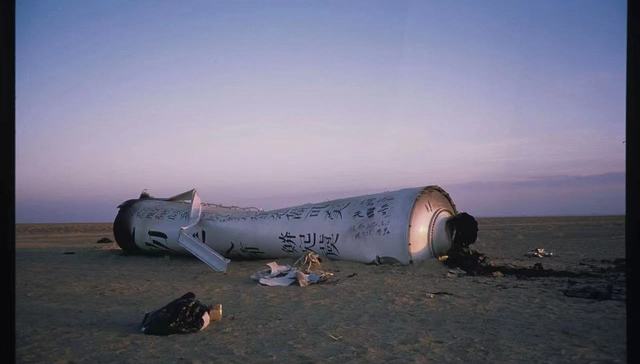 把艺术触角伸到外太空，探究的还是人的局限 | 11月沪京展览推荐