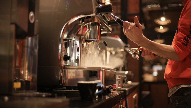 咖啡店数量暴涨，咖啡机断货