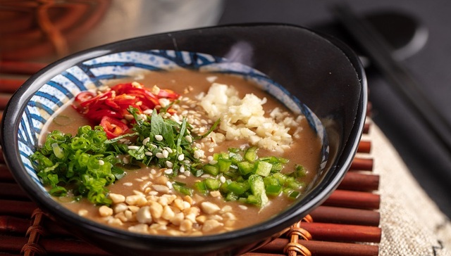 财说 | 海底捞关店颐海国际“躺枪”大跌？真正原因其实是这样