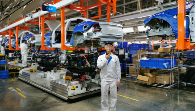 高端制造,小鹏汽车,工人