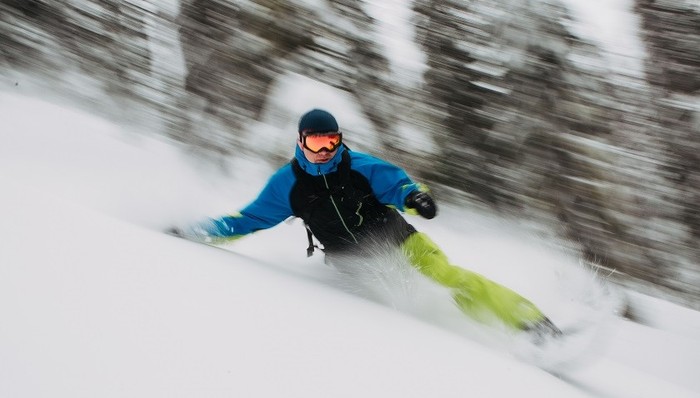 单板帅气、双板挑战，冬奥带动冰雪产品细分化