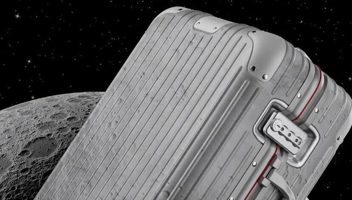RIMOWA月球登机箱表面陨石坑密布，乐高星球大战豪华收藏系列将开售 | 一周享乐指南