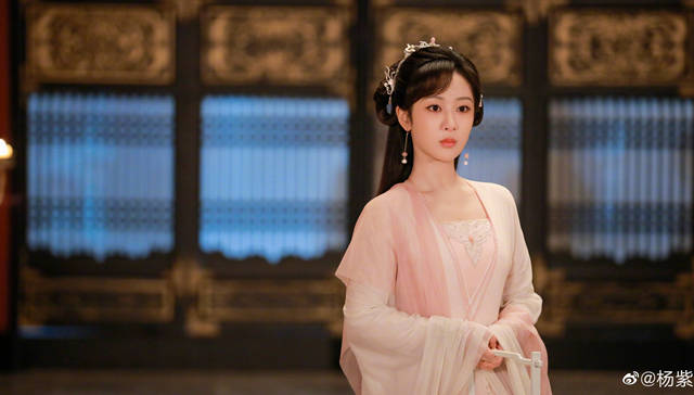 杨紫离开欢瑞世纪：流水的艺人，下坠的公司