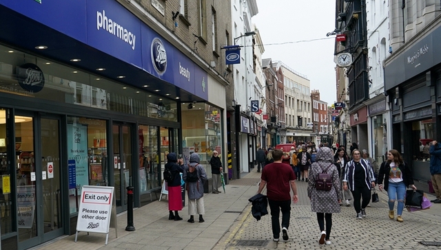 英国,就业,加息