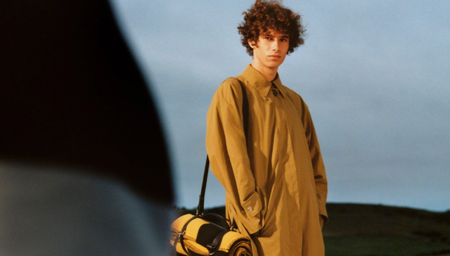 FENDI再为“法棍包”带来变奏，奔驰×Proenza Schouler开启公路之旅丨是日美好事物