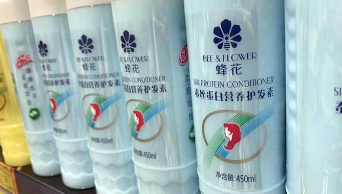 “哭穷营销”真的是老品牌起死回生的解药吗？