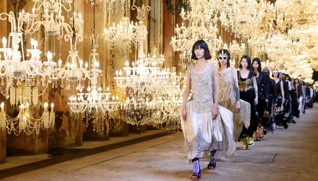 LV有多爱上海？才过一年又在黄浦江边办秀