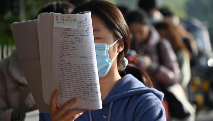 研究生报考人数再创新高？遏制“学历高消费”才能让考研回归理性