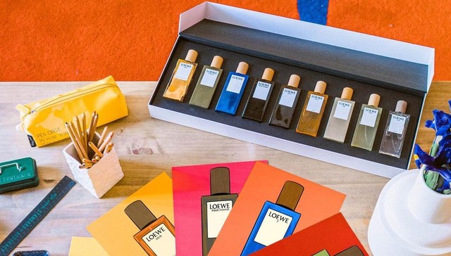 Rimowa为酒瓶打造行李箱，LOEWE彩虹渐变香水套盒颜值满分丨是日美好事物