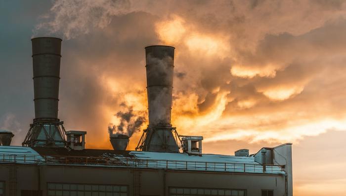 蓝天燃气,现金流压力,竞购