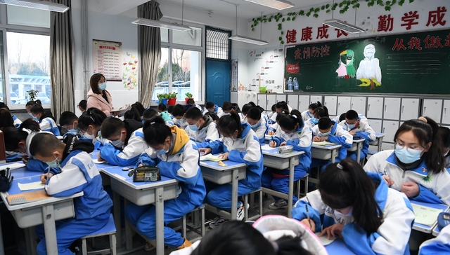 一年上完三年课？拼命赶进度的高中教育剧场效应如何破？