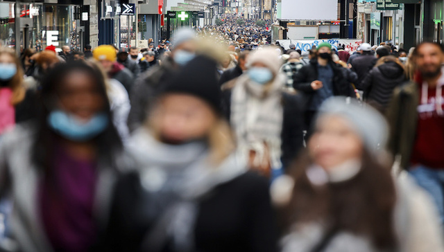 奥密克戎会取代德尔塔吗？疫苗与药物还有效吗？