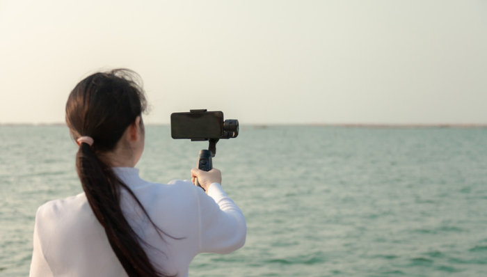 亏损,业绩下滑,股价