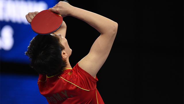 世乒赛王曼昱女单封王，包揽女单、女双两金