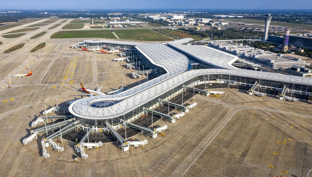 海口美兰机场T2航站楼正式投运，机场免税店面积翻倍