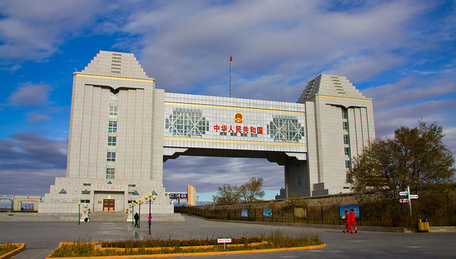 直击满洲里防疫战：市民自发做志愿者，物资保障充足