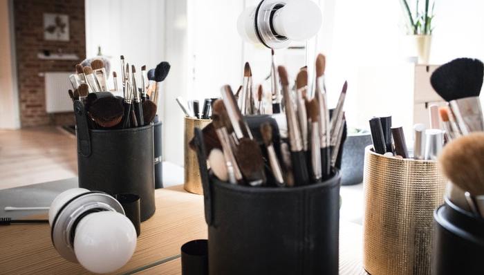 逸仙电商,烧钱营销,市值,产品研发