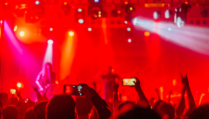 蔡某某演唱会违规演出，代理公司被罚7万