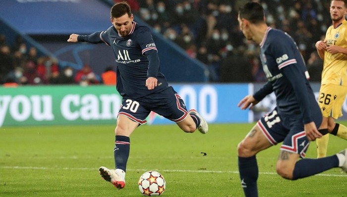 梅西进球数超越贝利，欧冠绝佳表现回应金球争议