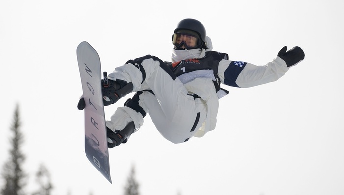一觉醒来滑雪世界杯中国队再夺两金，空中技巧新老组合为冬奥练兵