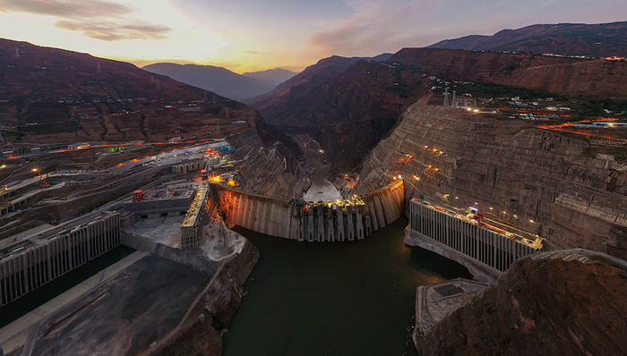 财说｜长江电力募资1246亿收购两座巨型电站，市场会买单吗？